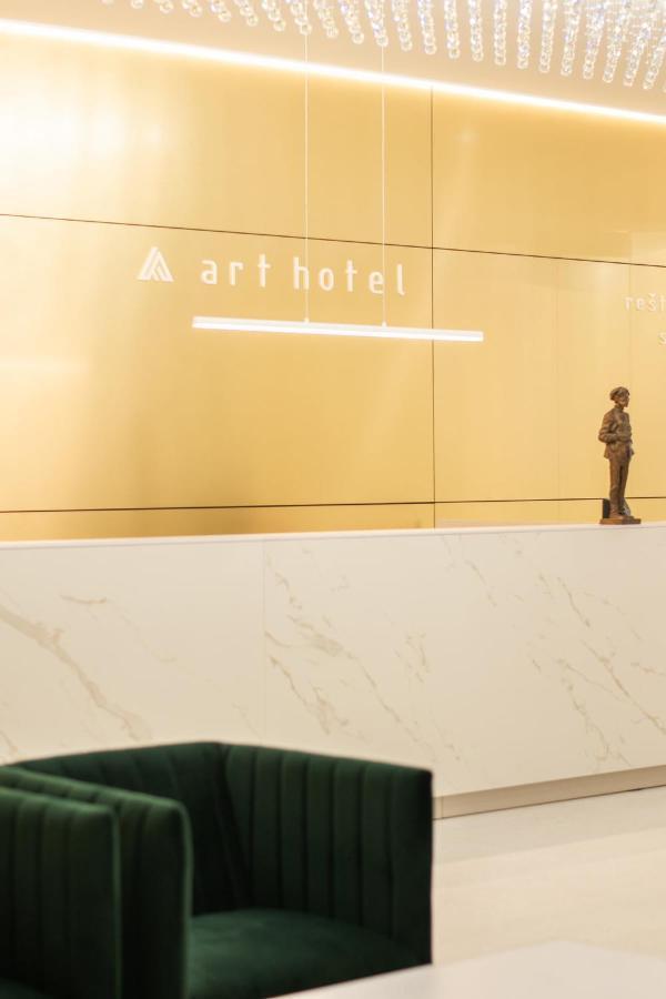 Art Hotel Medzilaborce Exteriör bild